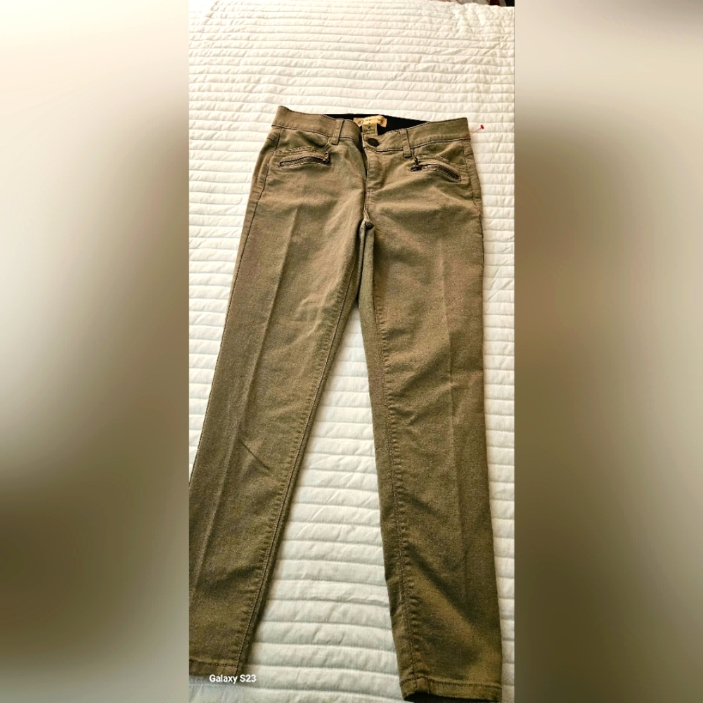 Democracy Beige Skinny Jeans with Zipper Details Size 6
